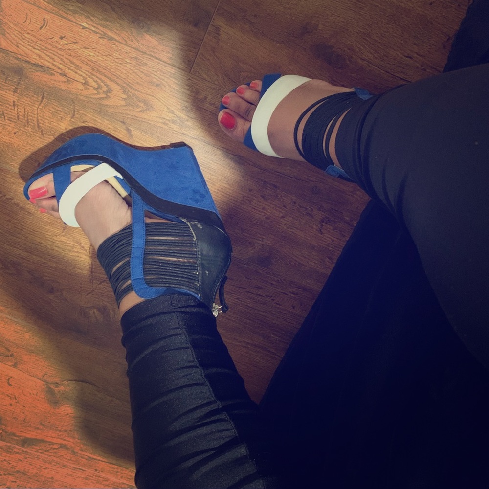 Gwen Stefani stack wedges